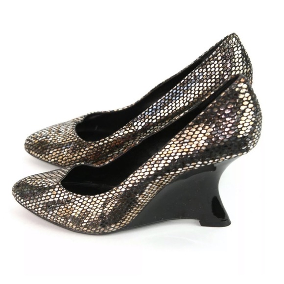 Kelsi Dagger Adore metallic fish scale wedges - Picture 3 of 6
